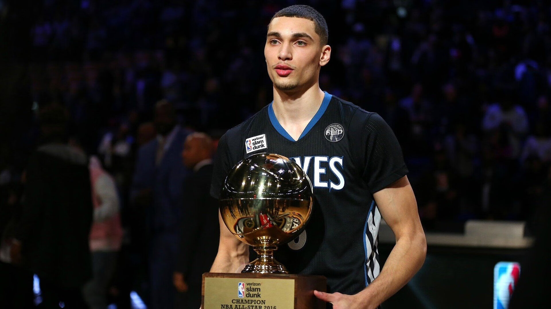 西决生死战焦点战，太阳冲垮深圳队，凤凰城终迎破晓