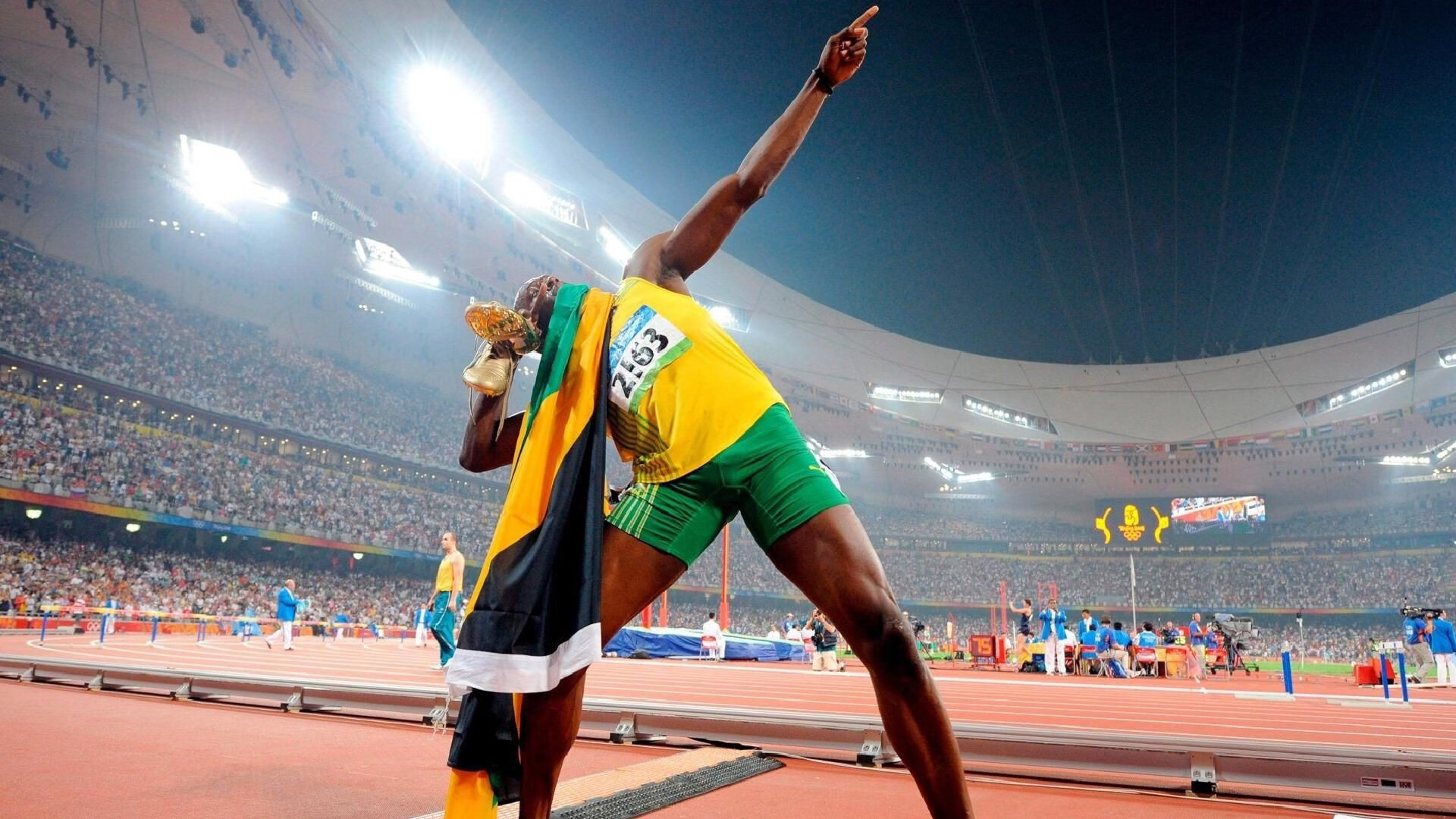 温网绝杀法网，纳达尔刷新纪录，红土之王在草地铸就传奇